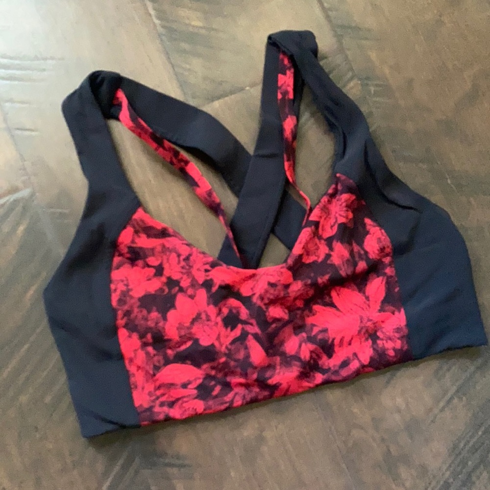 Lululemon sports bra